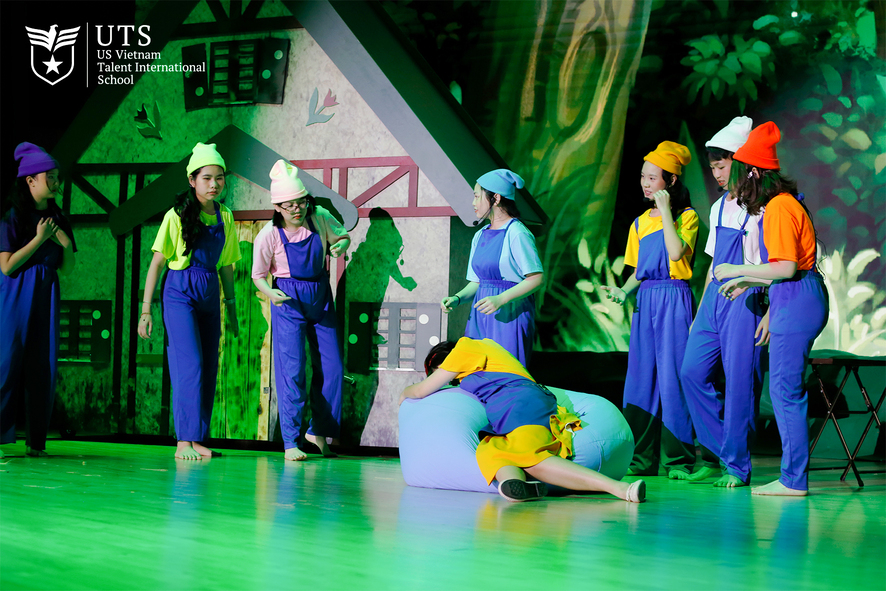 UTS school play 8