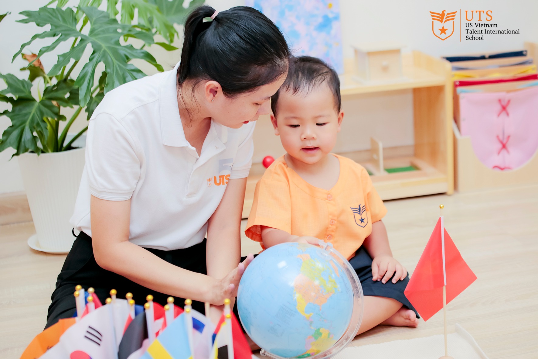 Chương trình Mầm non tại UTS được xây dựng dựa trên triết lý Montessori giúp con mở rộng kiến thức về thế giới xung quanh