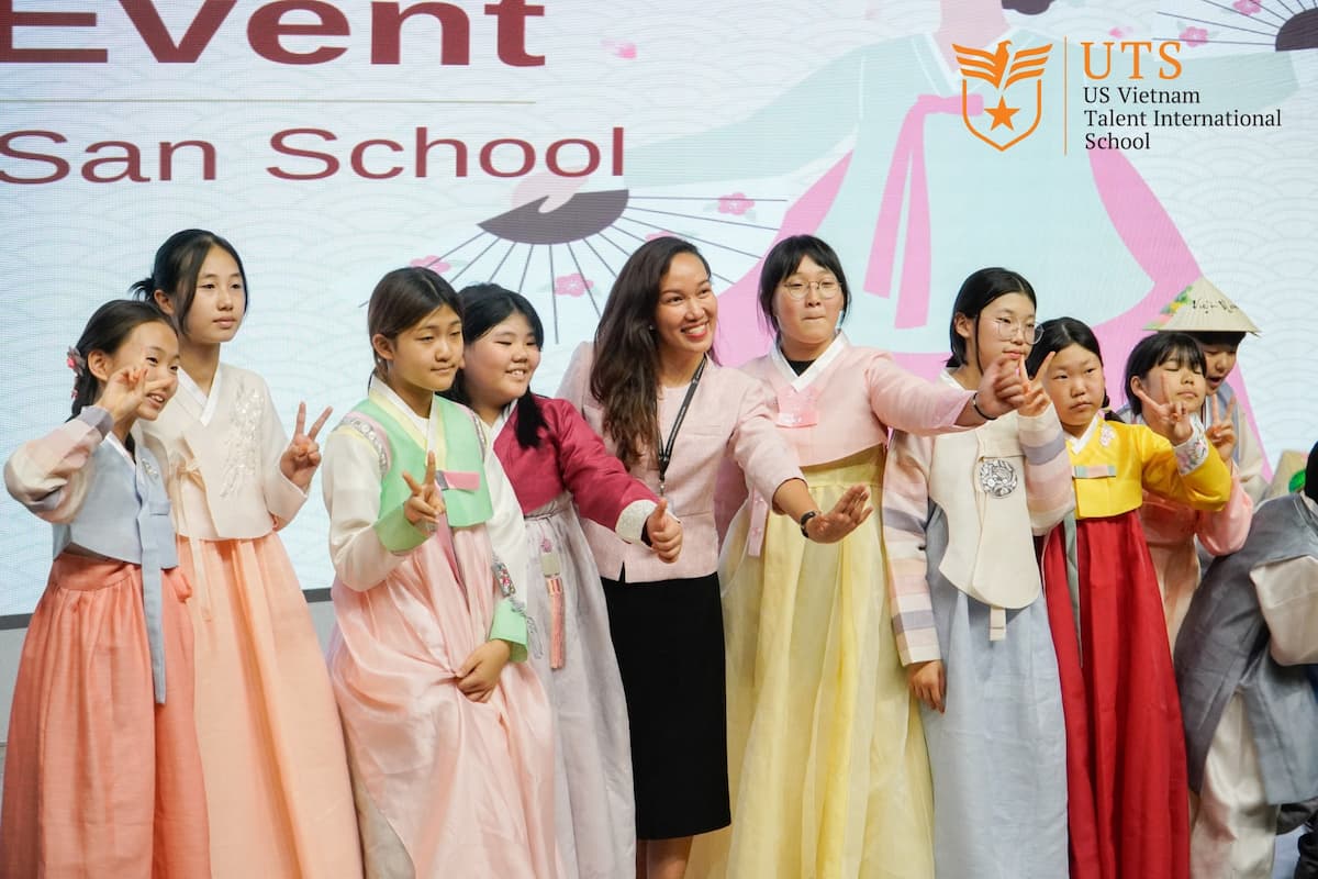 Học sinh UTS và Gimje HQ trinh diễn giao lưu và học hỏi