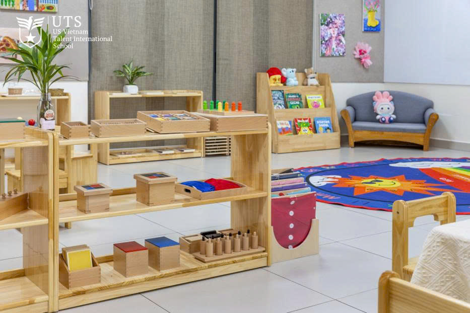 07-2.Lớp học được trang bị đầy đủ giáo cụ tại UTS cơ sở Botanique, Quận 4