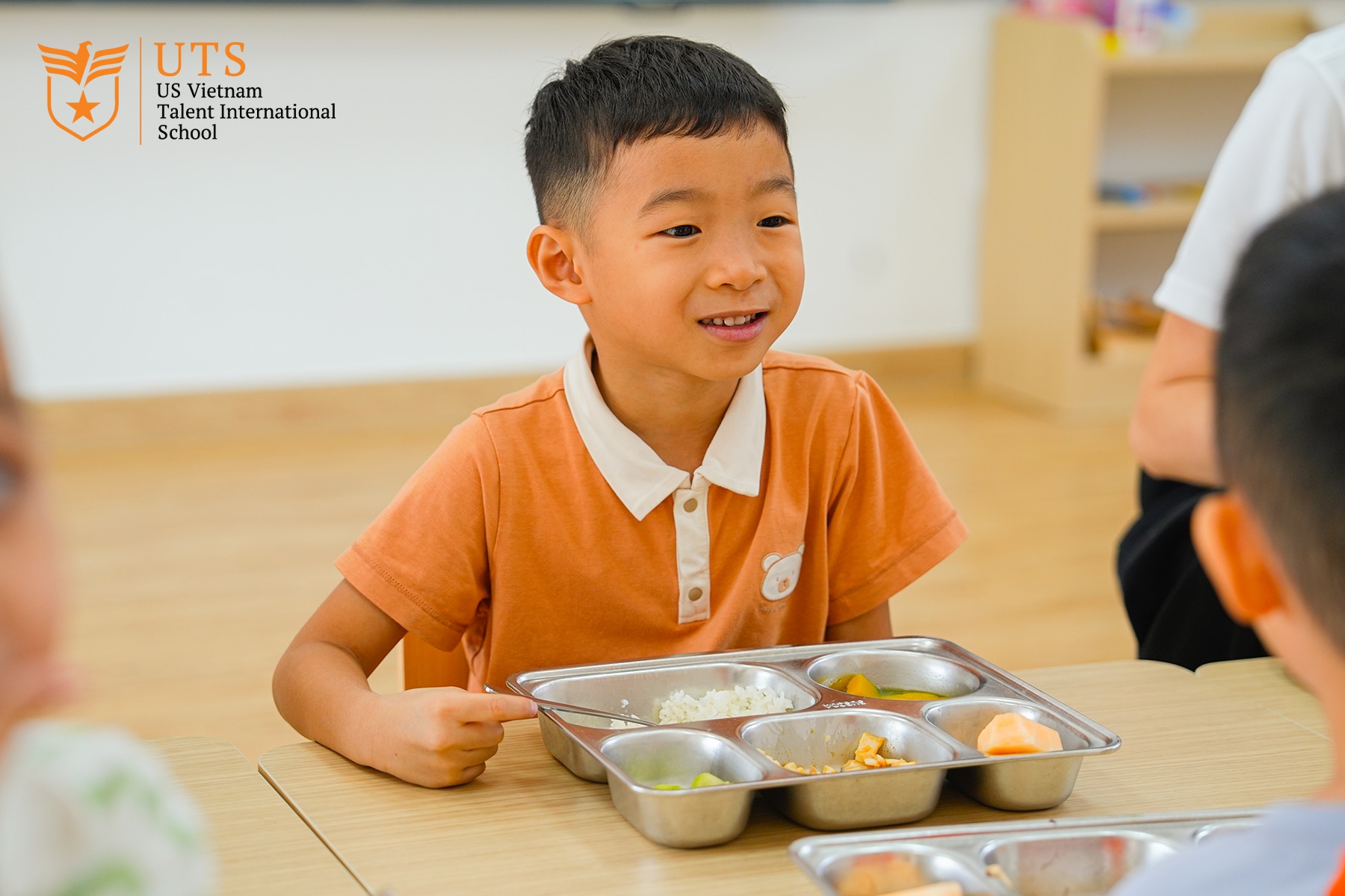 Khẩu phần ăn phù hợp với độ tuổi của trẻ mầm non