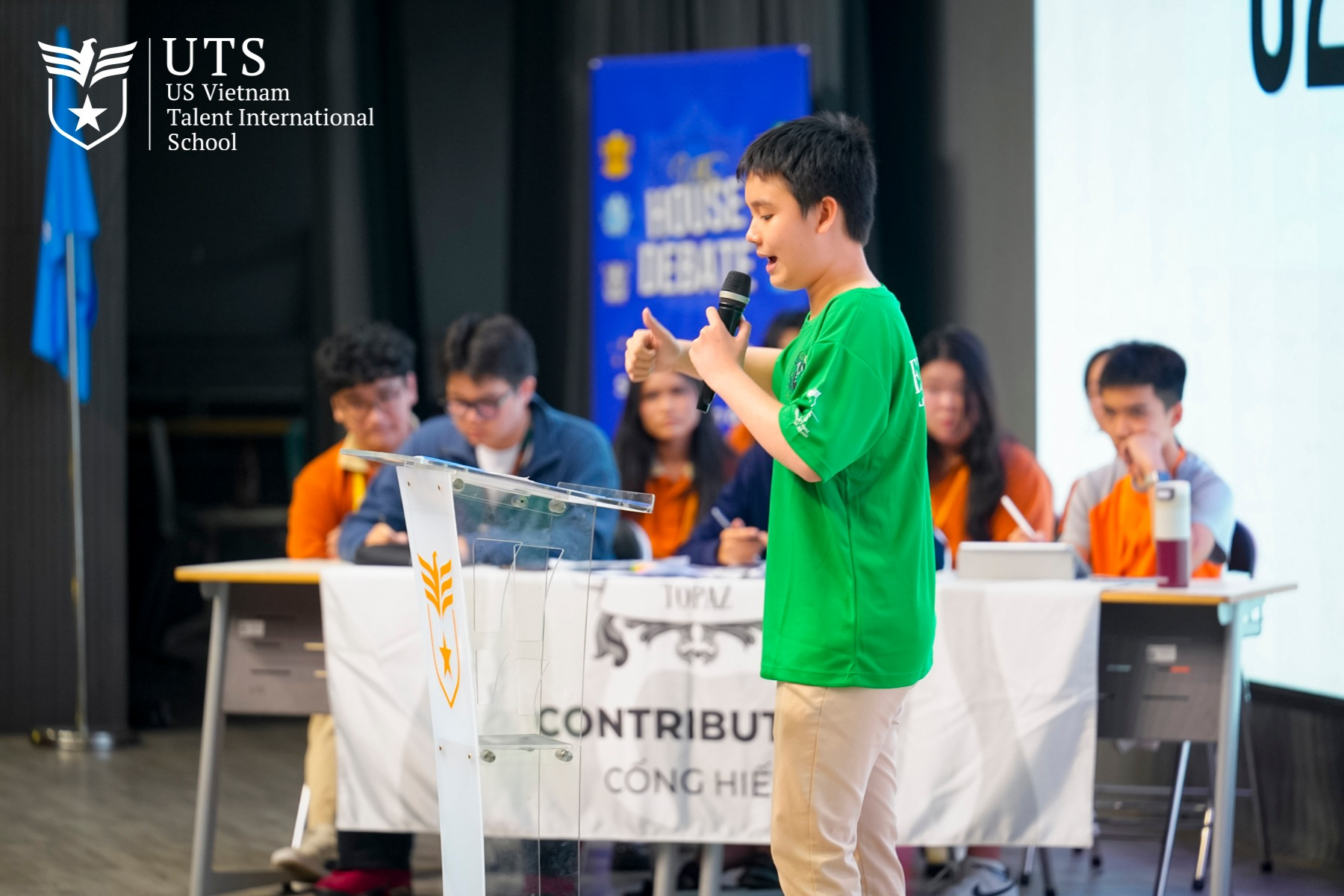 Rèn luyện bản lĩnh, khả năng thích ứng và hợp tác trong môi trường học tập đa văn hóa.