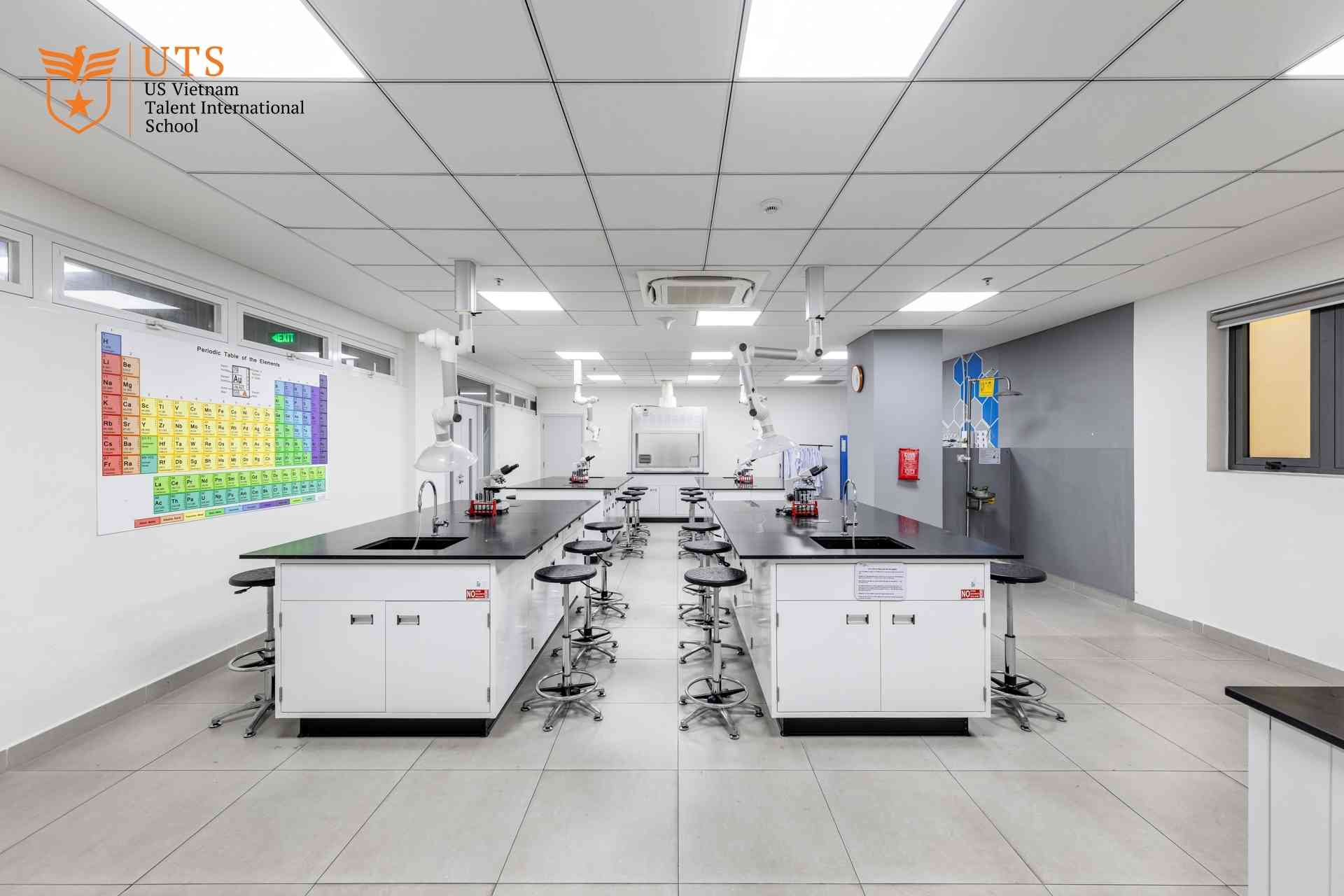 Hệ thống phòng thí nghiệm tại Trường quốc tế Song ngữ với trang thiết bị hiện đại
