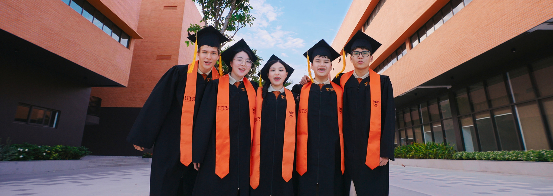 Cấp Trung học phổ thông UTS