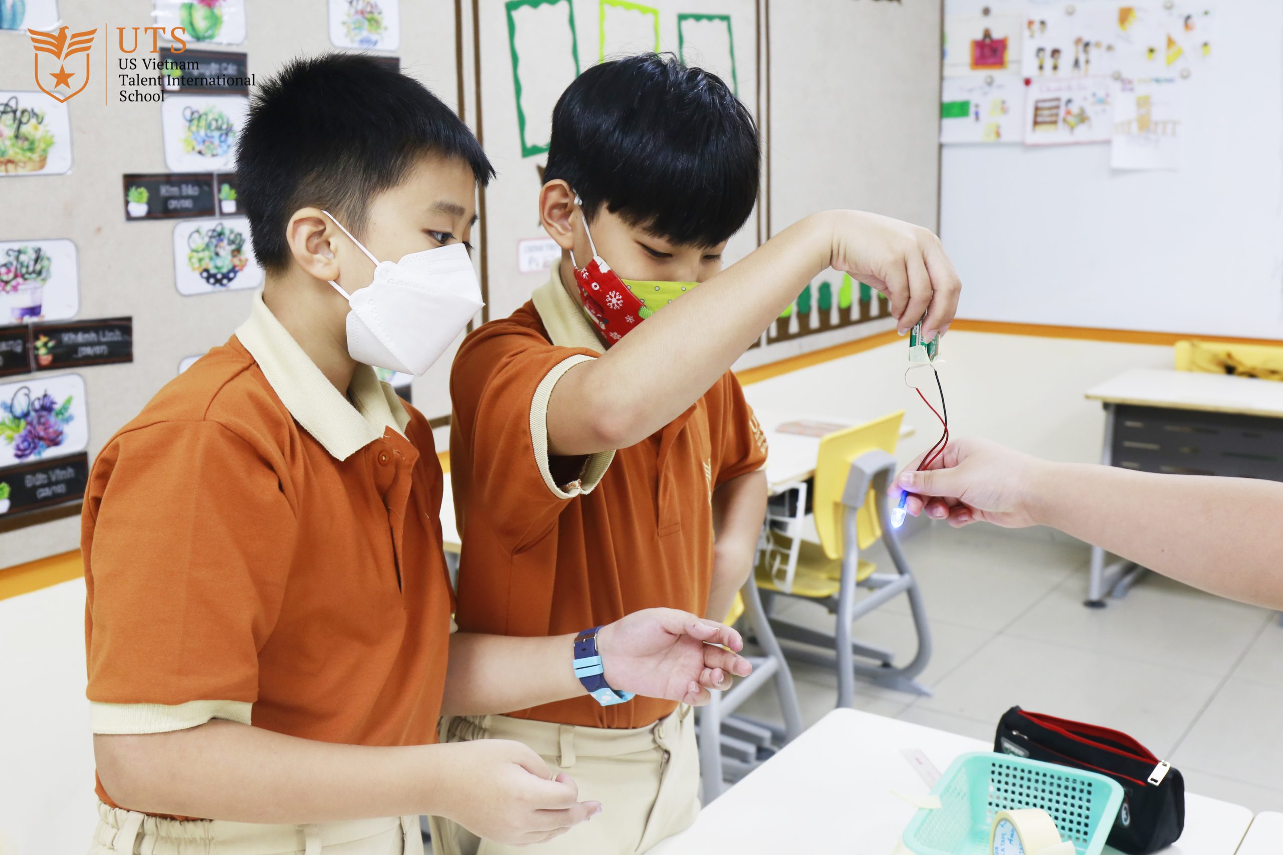 Follow Our “Little Electrical Engineers” To Install Simple Circuits