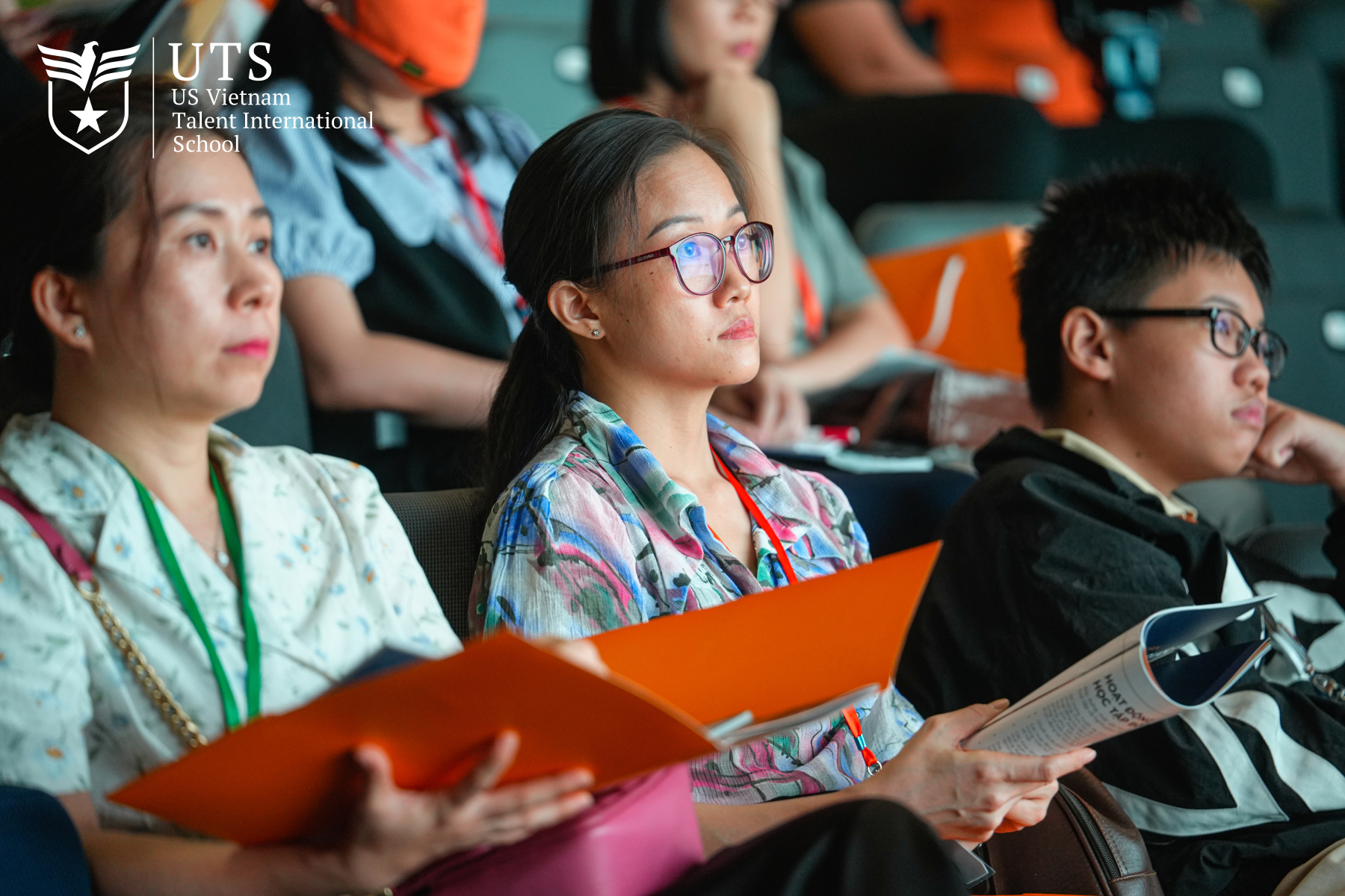 Phụ huynh nên tham dự các buổi hội thảo về chương trình học để có thể đặt câu hỏi trực tiếp với giáo viên