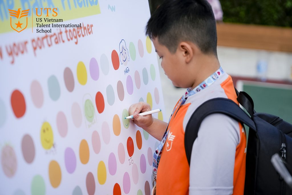 UTS-ers chủ động kết nối, chia sẻ và cùng tham gia các hoạt động trong ngày đầu tiên trở lại lớp học.